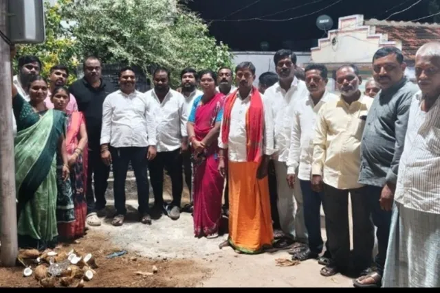 చొప్పదండిలో బతుకమ్మ పండుగ వేళ వెలిగిన హైమాక్స్ లైట్లు
