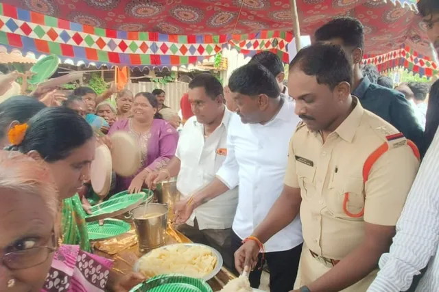 పర్వతగిరిలో గణనాథుడి వద్ద అన్నదానం
