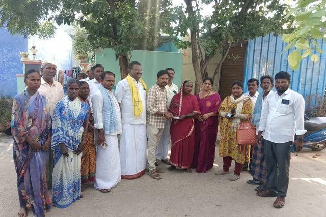 పెద్దకడబూరులో ఎన్టీఆర్ భరోసా పింఛన్లు పంపిణీ