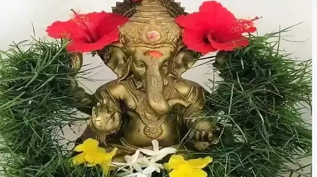 వినాయకుడికి సమర్పించే 21 పత్రాలు ఇవే