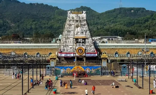 శ్రీవారి దర్శనానికి సిఫారసు లేఖలకు తాత్కాలిక బ్రేక్‌
