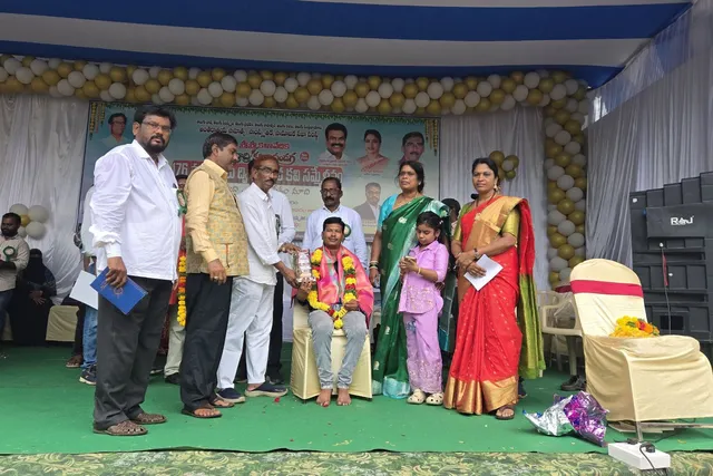 త్రిపురాంతకం వాసికి అక్షర కిరీటి బిరుదు ప్రధానం త్రిపురాంతకం వాసికి అక్షర కిరీటి బిరుదు ప్రధానం