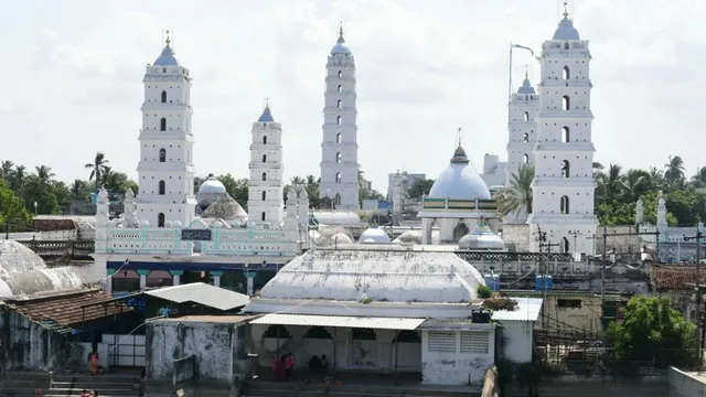 தமிழக அரசின் முடிவுக்கு நாகூர் தர்கா நிர்வாகம் எதிர்ப்பு