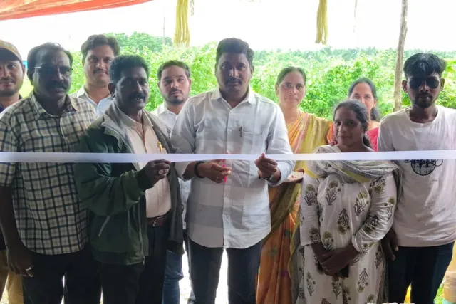 నరసాపురం పుష్కర్ కాలువ వద్ద ఐరన్ మెట్ల ప్రారంభం