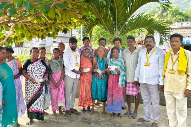 కృష్ణాపురంలో ఎన్టీఆర్ భరోసా పింఛన్ల పంపిణీ