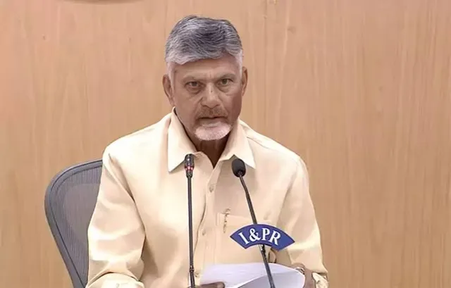 నిత్యావసర ధరలు తగ్గేలా చూడాలి: సీఎం చంద్రబాబు