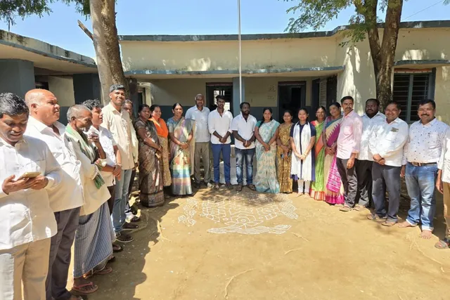 ప్రజా పాలన సందర్బంగా కండ్లపల్లి ప్రాథమిక పాఠశాలలో జండా ఆవిష్కరణ