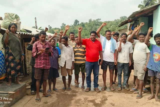 పీఎం జన్మన్ నిధుల రోడ్డు పనులు ప్రారంభించాలి: సీపీఎం పీఎం జన్మన్ నిధుల రోడ్డు పనులు ప్రారంభించాలి: సీపీఎం