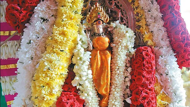 நவராத்திரி விழா: கன்னியாகுமரி அம்மன்கள் ஊர்வலம்