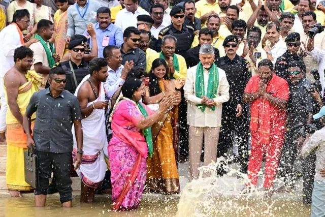 కుప్పంకు కృష్ణాజలాలు: సీఎం చంద్రబాబు జలహారతి