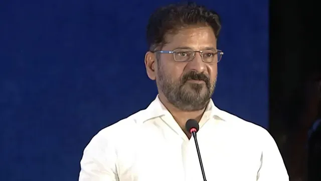 దక్షిణాది రాష్ట్రాల పోలీసుల మధ్య సమన్వయం పెంచాలి: సీఎం రేవంత్రెడ్డి దక్షిణాది రాష్ట్రాల పోలీసుల మధ్య సమన్వయం పెంచాలి: సీఎం రేవంత్రెడ్డి
