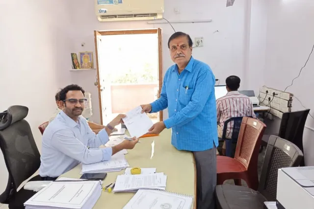 జీవీఎంసీ 115వ వార్డుకు ఇండిపెండెంట్‌గా వడ్డాది ఉదయకుమార్ నామినేషన్