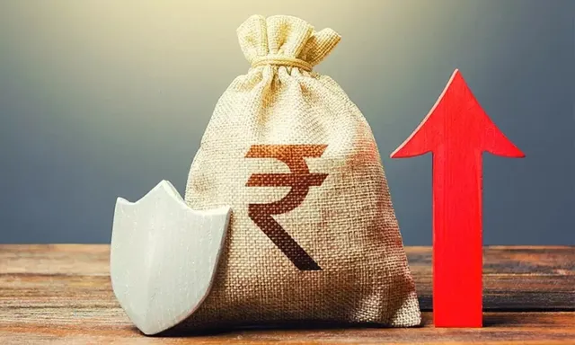 వడ్డీ రేట్లను పెంచిన బ్యాంకులు