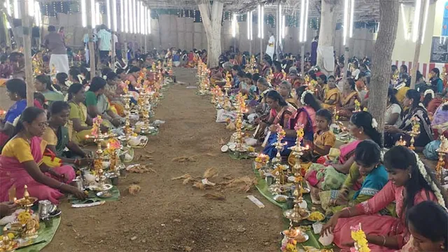 கழுகுமலை கெண்டியாரம்மன் கோயில் கொடை விழா: 1008 திருவிளக்கு பூஜை