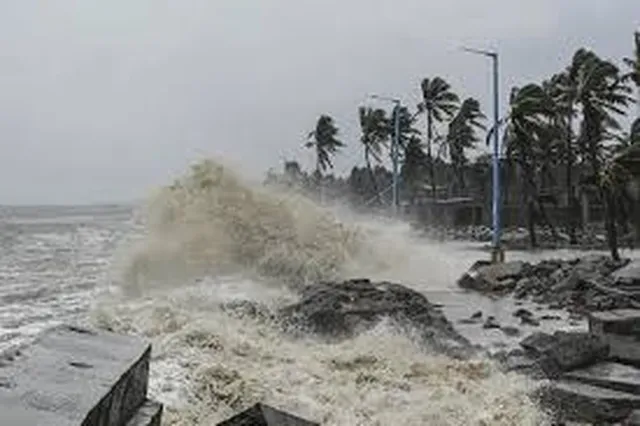 తుఫాన్ బీభత్సం.. ఏడుగురి మృతి