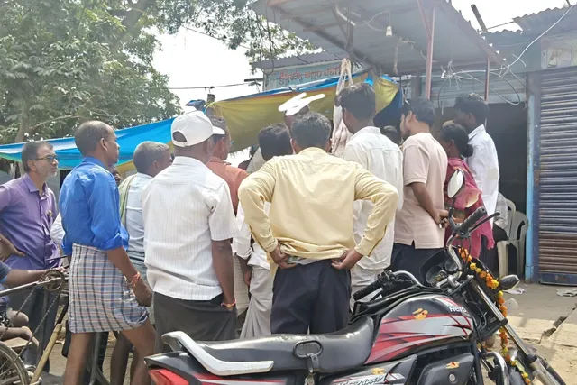 మక్తల్‌లో కరి పండగ సందడి: మాంసం మార్కెట్ల వద్ద భారీ రద్దీ