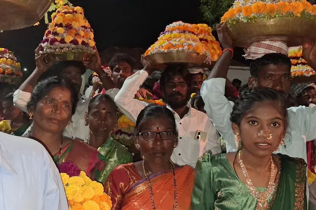 సిద్దిపేటలో 45 ఏళ్ల తర్వాత కోలాహలంగా బతుకమ్మ సంబరాలు