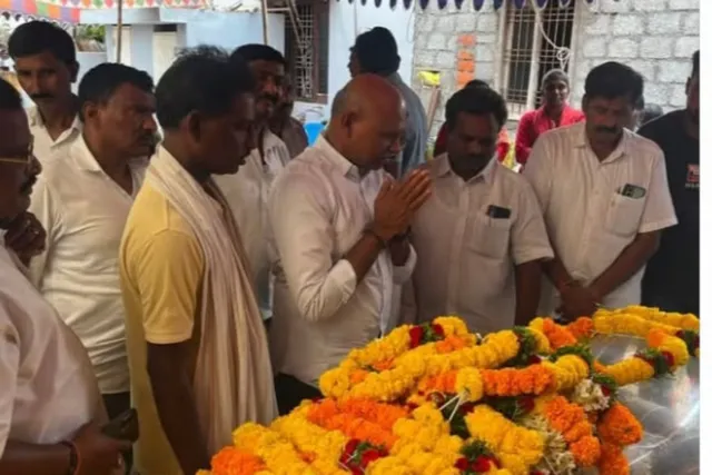 జడ గంగయ్య యాదవ్ కు ఘన నివాళులు అర్పించిన ఎమ్మెల్సీ శంకర్ నాయక్