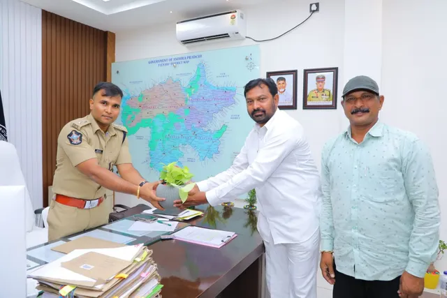 నూతన ఎస్పీని కలిసిన లోక్ జనశక్తి పార్టీ నాయకులు