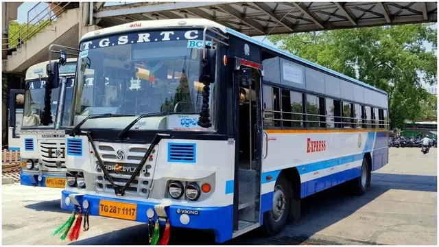 పండుగ వేళ TGSRTC స్పెషల్ బాదుడు.. 50 శాతం అదనపు ఛార్జీలు పండుగ వేళ TGSRTC స్పెషల్ బాదుడు.. 50 శాతం అదనపు ఛార్జీలు