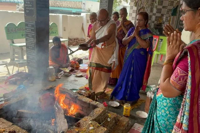 పెనుగొలను శివాలయంలో చండీ హోమం