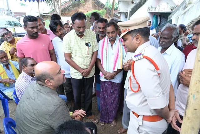 విద్యుదాఘాత బాధిత కుటుంబాలను పరామర్శించిన ఎమ్మెల్యే