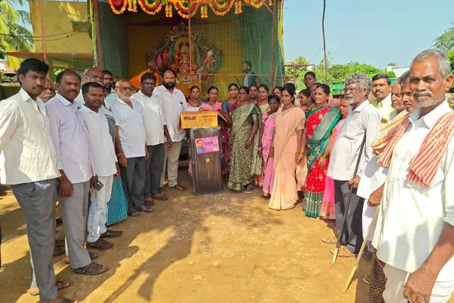 మహిళలకు డీజే బాక్సులు పంపిణీ చేసిన బీఆర్‌ఎస్ నాయకులు