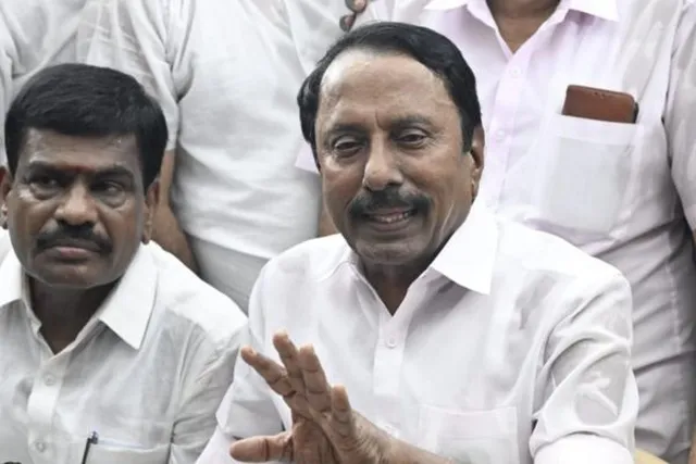 "250 படகுகள் தயார் நிலையில் உள்ளன" - அமைச்சர் செங்கோட்டையன்