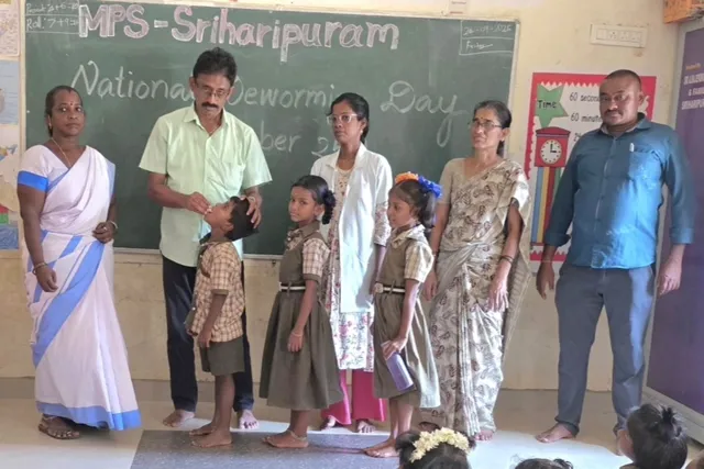 శ్రీహరిపురం పాఠశాలలో ఆల్బండోజోల్ మాత్రల పంపిణీ