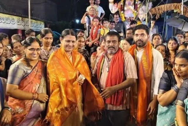 మంచిర్యాల గణేష్ నిమర్జన ఉత్సవాల్లో పాల్గొన్నా కొక్కిరాల సురేఖ మంచిర్యాల గణేష్ నిమర్జన ఉత్సవాల్లో పాల్గొన్నా కొక్కిరాల సురేఖ