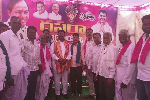 మాజీ ఎమ్మెల్యేను కలిసిన ఆయా గ్రామ సర్పంచులు