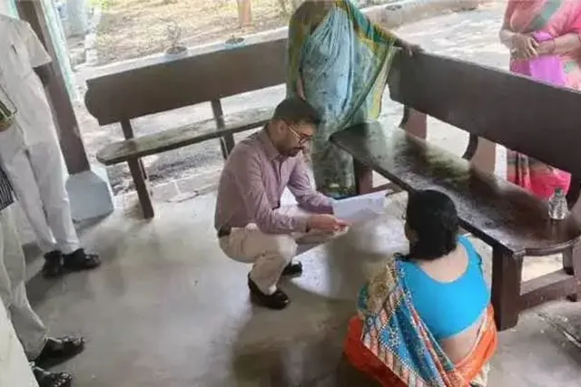 దివ్యాంగురాలి వద్దకే వెళ్లి సబ్‌కలెక్టర్ మృణాల్ శ్రేష్ఠ అర్జీ స్వీకరణ