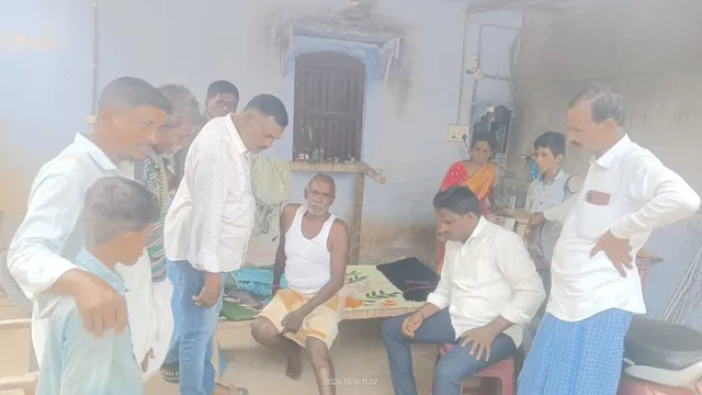 అమీనాపూర్ లో పిచ్చి కుక్కల సైర విహారం