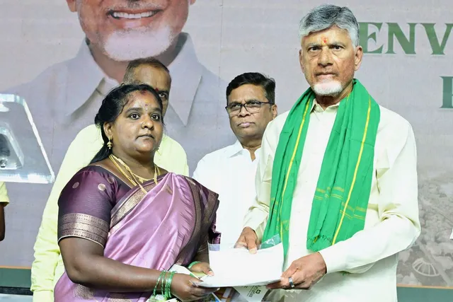 కుప్పంలో పౌల్ట్రీ రైతులతో సీఎం చంద్రబాబు ముఖాముఖి