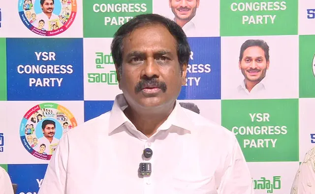 సచివాలయ ఉద్యోగులపై కేసులు పెట్టడం దుర్మార్గం: కన్నబాబు