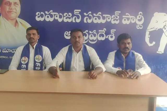ఆర్టిఐ యాక్ట్ ను దుర్వినియోగం చేస్తున్న అధికారులు
