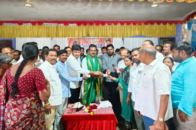 కేసీఆర్ పాలనలో ఇండ్లు, రేషన్ కార్డులు ఇవ్వలే కేసీఆర్ పాలనలో ఇండ్లు, రేషన్ కార్డులు ఇవ్వలే