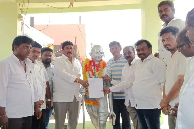 గాంధీ జయంతి వేడుకలు.. బెల్ట్‌ షాపులు తొలగించాలని డిమాండ్‌