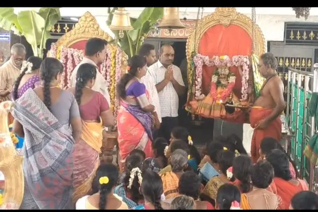 రాస్ మహిళా పొదుపు సంఘాల ఆధ్వర్యంలో ఘనంగా దసరా వేడుకలు రాస్ మహిళా పొదుపు సంఘాల ఆధ్వర్యంలో ఘనంగా దసరా వేడుకలు