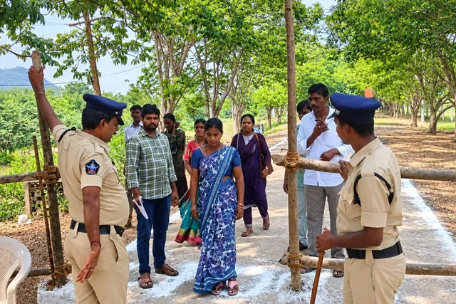 ఎరుకొల్లు ఎంపీటీసీ స్థానానికి వైసీపీ అభ్యర్థి నామినేషన్ దాఖలు
