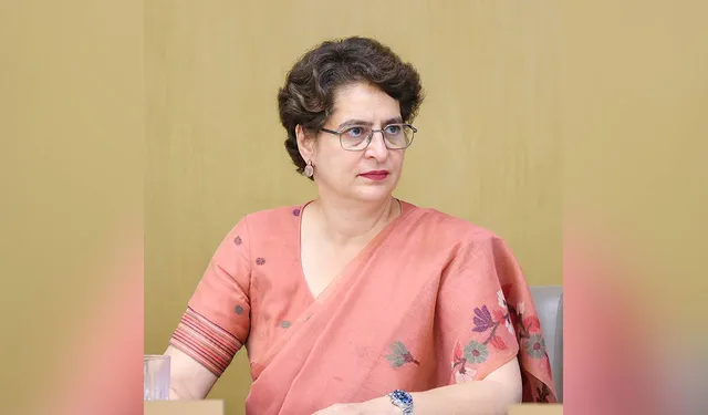 ప్రియాంక గాంధీ పేరుతో నకిలీ వీడియోలు.. ప్రజలకు హెచ్చరిక