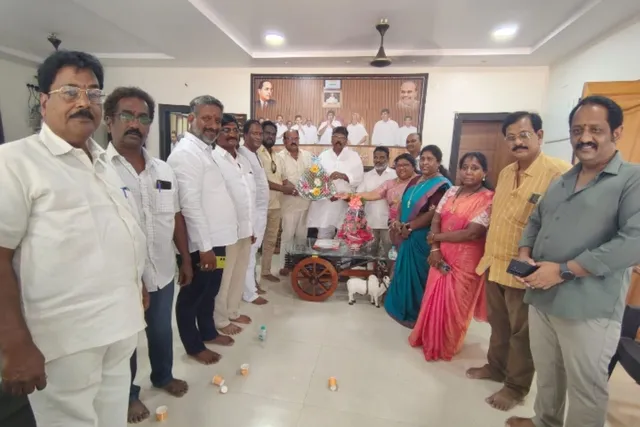 స్వదేశానికి చేరుకున్న శాసనమండలి చైర్మన్ కొయ్య మోషన్ రాజు