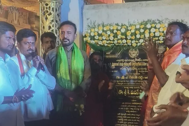 రూ.5 లక్షలతో సీసీ రోడ్డు పనులు ప్రారంభం రూ.5 లక్షలతో సీసీ రోడ్డు పనులు ప్రారంభం