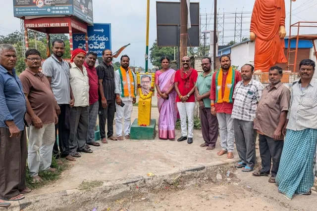 దీన్‌దయాళ్ ఉపాధ్యాయ జయంతి సందర్భంగా ఘన నివాళులు