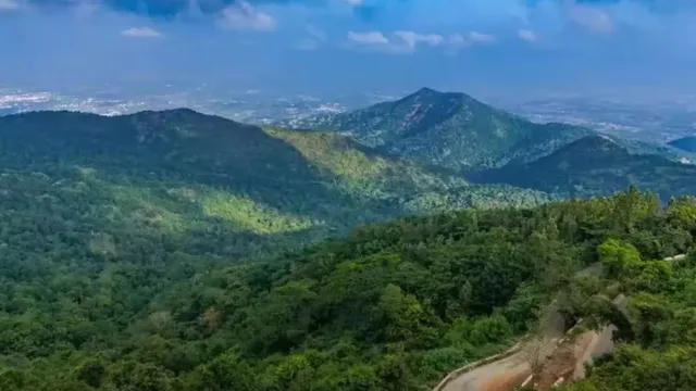 சுற்றுலாப் பயணிகளை கவரும் கள்ளக்குறிச்சி கல்ராயன் வெள்ளிமலைப் பகுதிகள் (49/50)