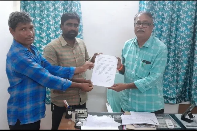 పెన్షన్ దరఖాస్తు గడువు సెప్టెంబర్ 30 వరకు పొడిగించాలి.. సందెపోగు అశోక్ పెన్షన్ దరఖాస్తు గడువు సెప్టెంబర్ 30 వరకు పొడిగించాలి.. సందెపోగు అశోక్