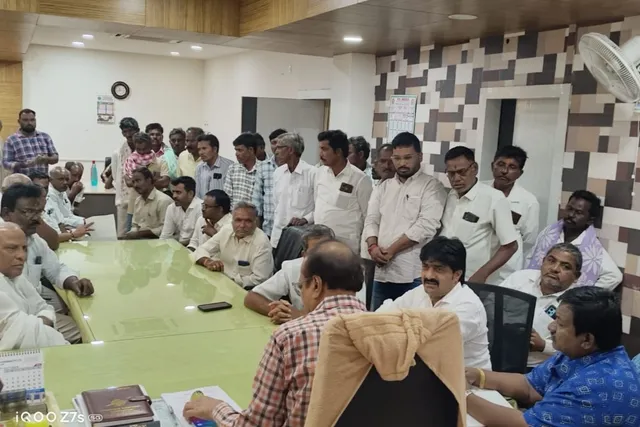 రైతులు, ప్రజల సమస్యల పై MLA ఉన్నతాధికారులతో చర్చ రైతులు, ప్రజల సమస్యల పై MLA ఉన్నతాధికారులతో చర్చ