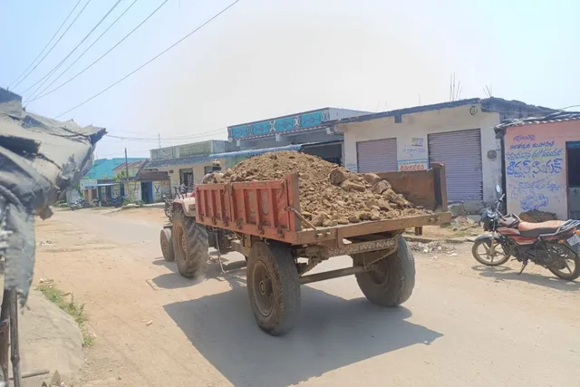 పాత ఎలపూర్ లో యధేచ్చగా మోరం దందా