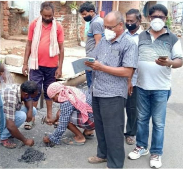 క్వాలిటీ కంట్రోల్ అధికారుల పరిశీలన