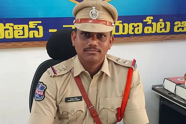 నవరాత్రి ఉత్సవాలు ప్రశాంతంగా జరుపుకోవాలి - ఎస్సై పి. రమేష్